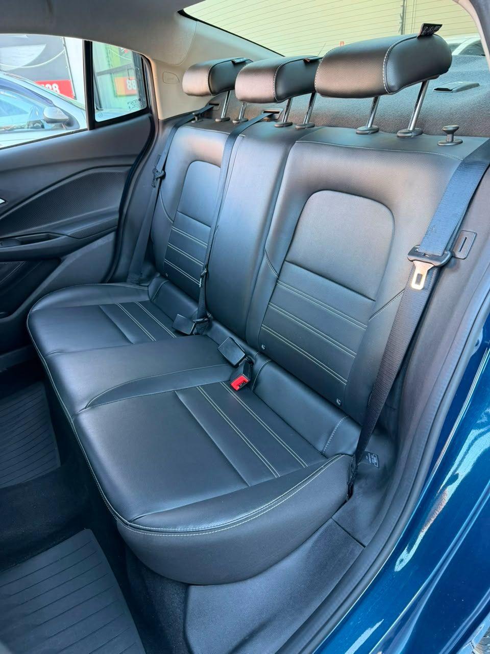 CHEVROLET Onix Sedan - Foto