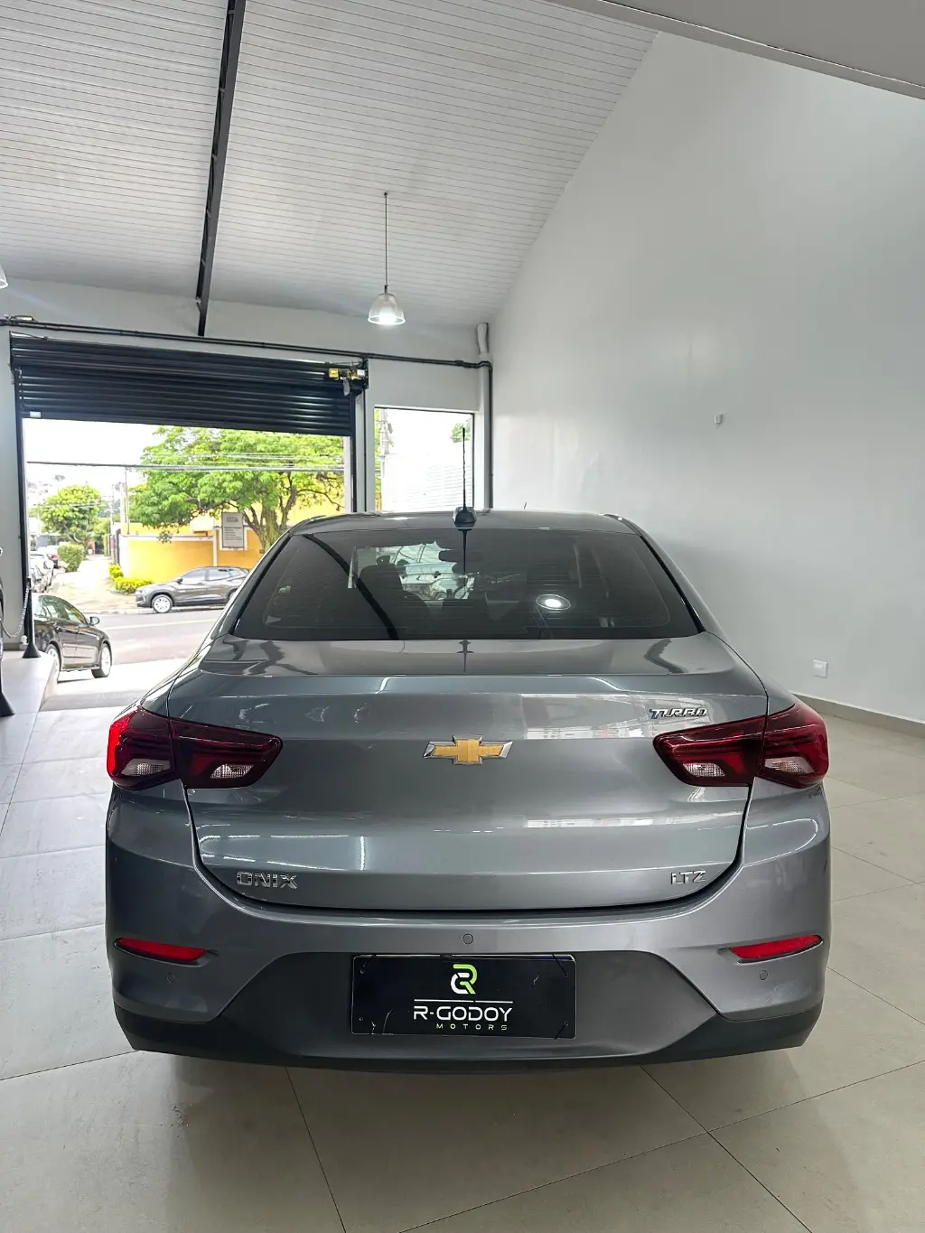 CHEVROLET Onix Sedan - Foto