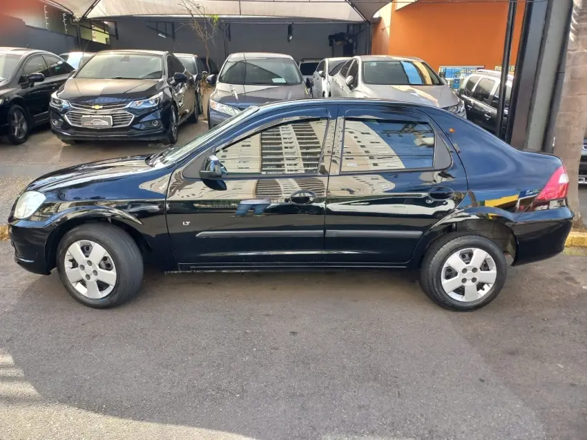 CHEVROLET Prisma - Foto