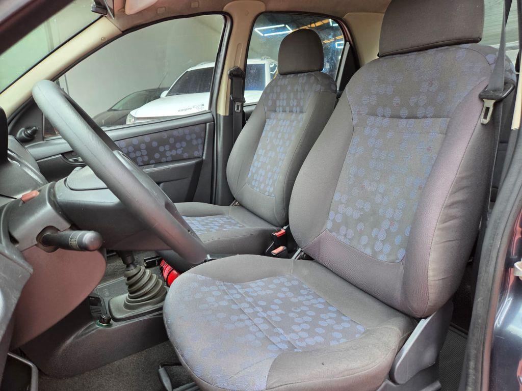 CHEVROLET Prisma - Foto