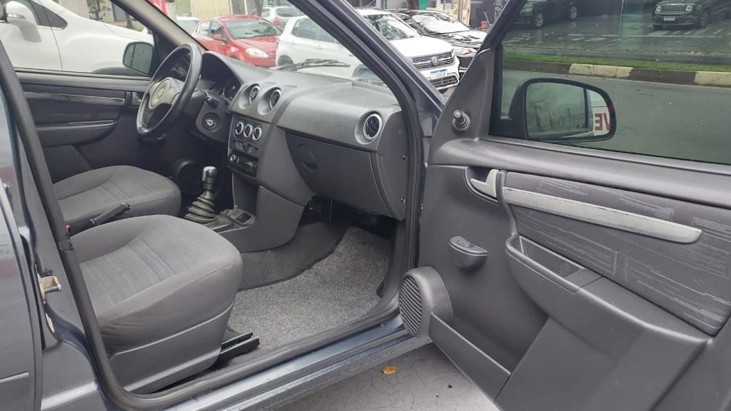CHEVROLET Prisma - Foto