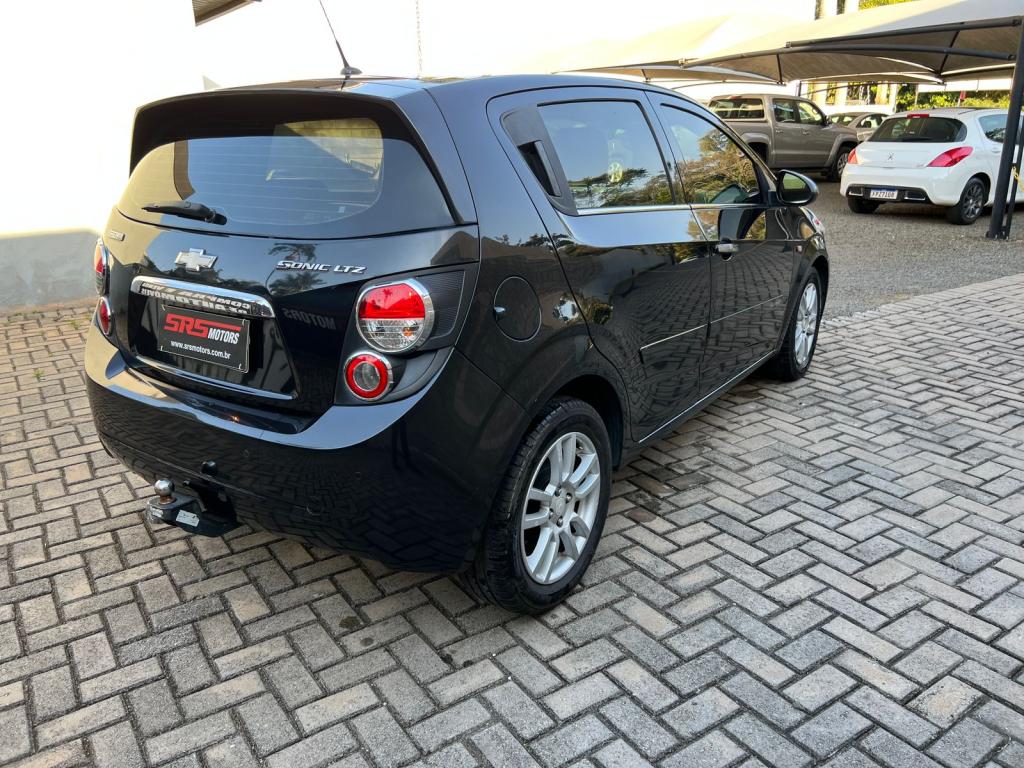 CHEVROLET Sonic Hatch - Foto