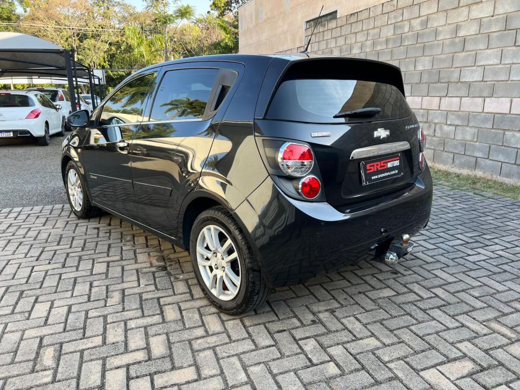 CHEVROLET Sonic Hatch - Foto