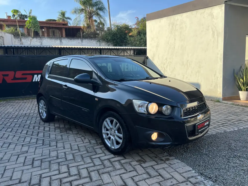 CHEVROLET Sonic Hatch - Foto