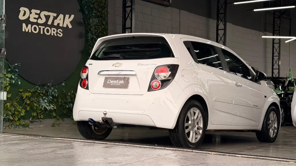 CHEVROLET Sonic Hatch - Foto