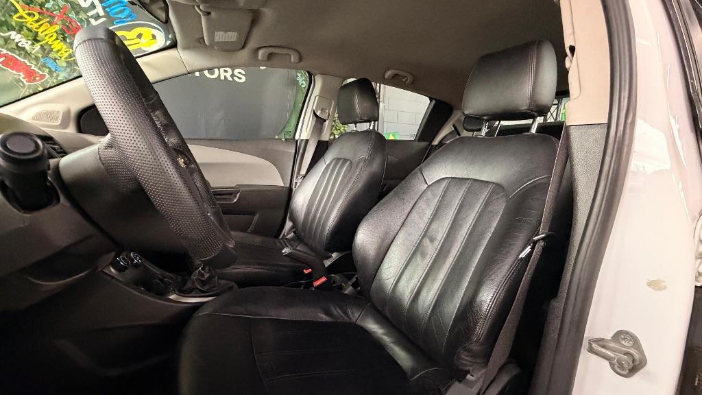 CHEVROLET Sonic Hatch - Foto