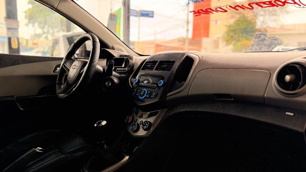 CHEVROLET Sonic Hatch - Foto