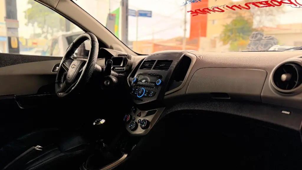 CHEVROLET Sonic Hatch - Foto