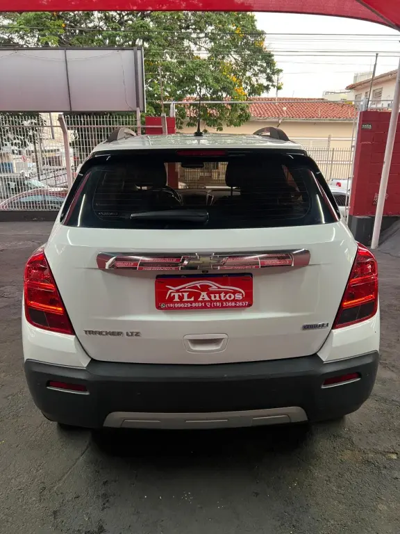 CHEVROLET Tracker - Foto