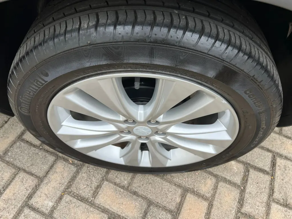 CHEVROLET Tracker - Foto