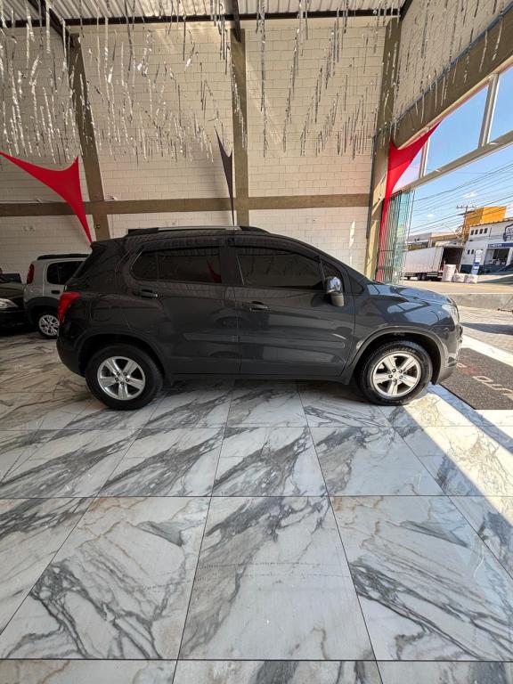 CHEVROLET Tracker - Foto