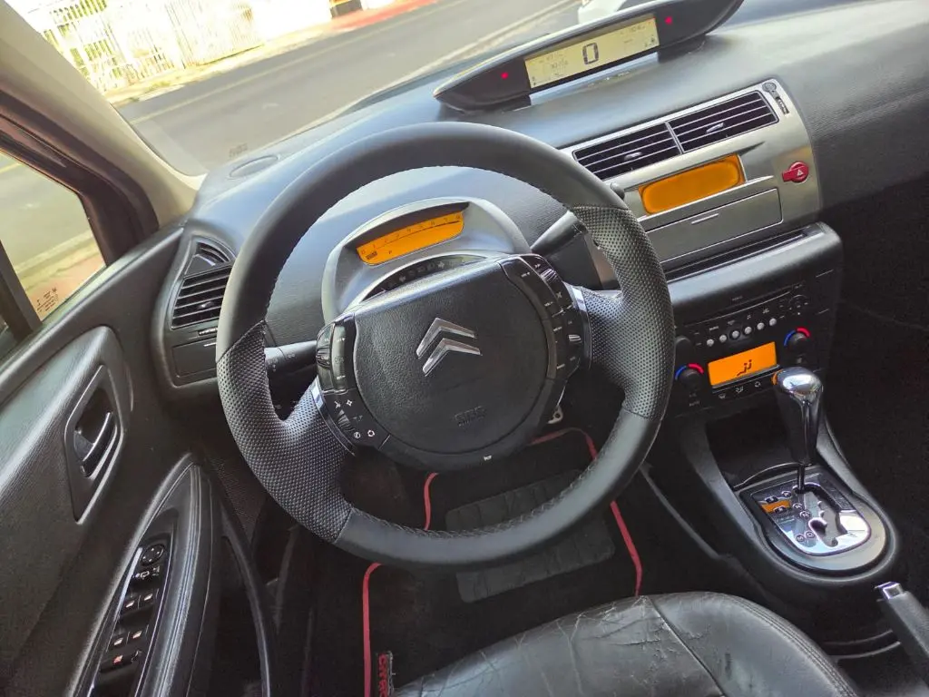 CITROEN C4 Hatch - Foto