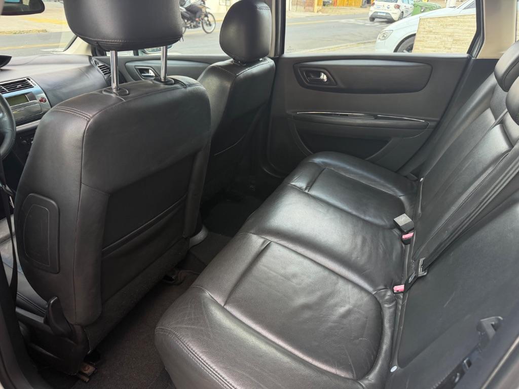 CITROEN C4 Sedan - Foto