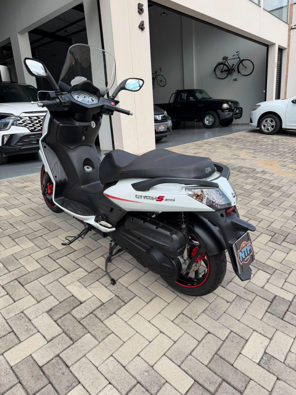 DAFRA Citycom 300 I - Foto