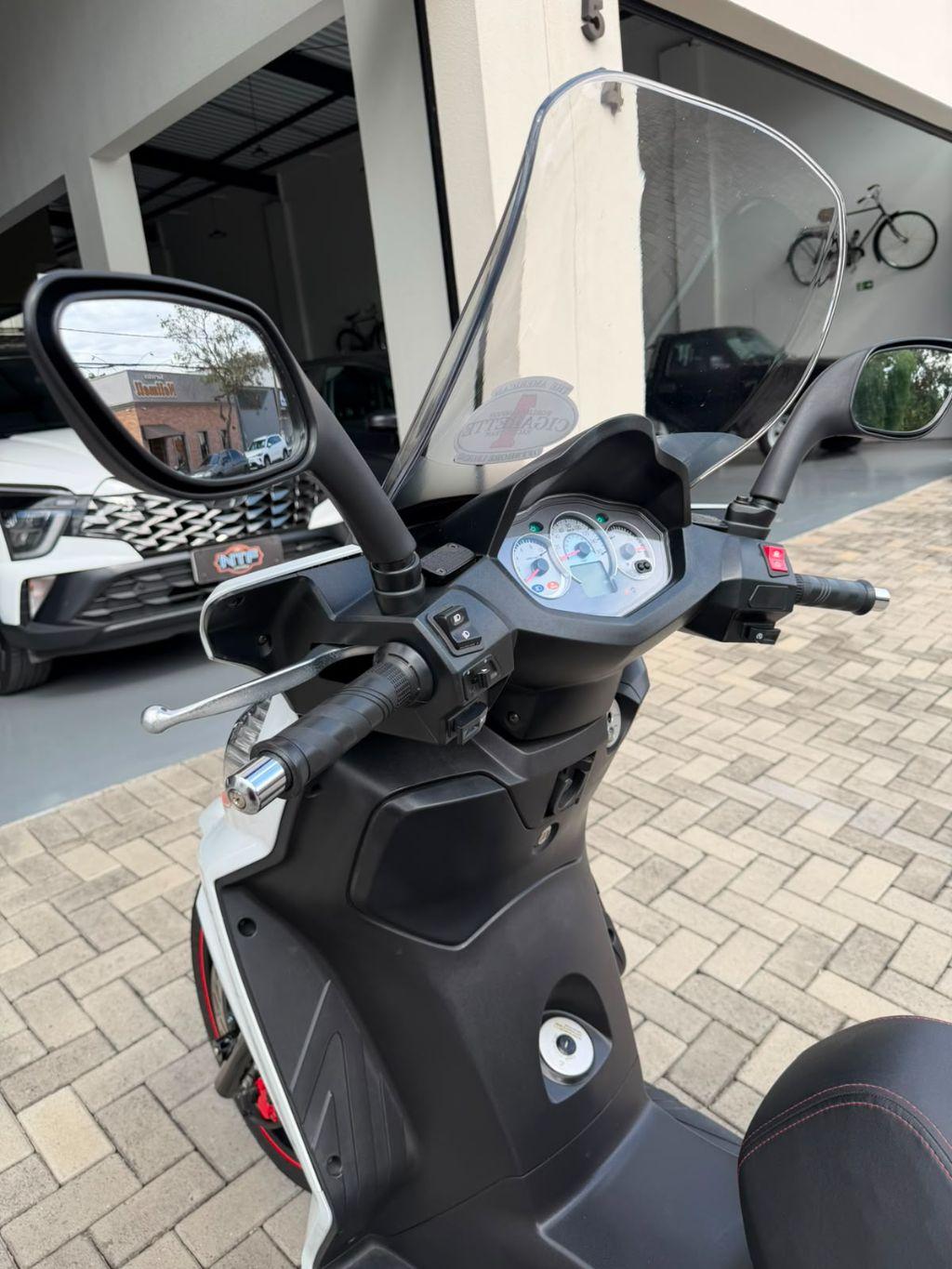 DAFRA Citycom 300 I - Foto