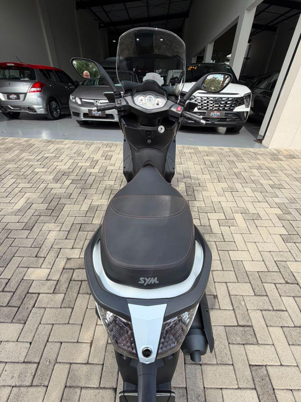 DAFRA Citycom 300 I - Foto