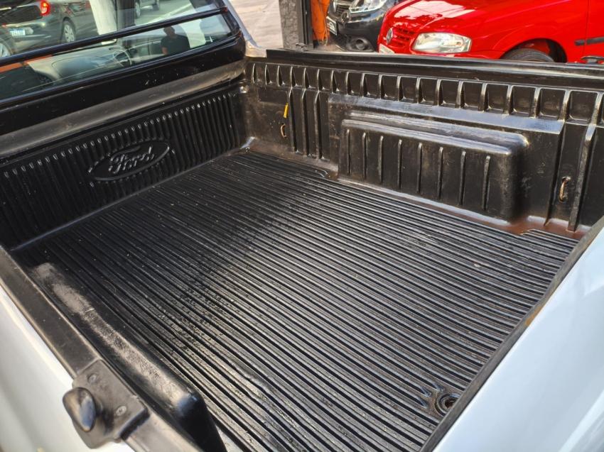 FORD Courier - Foto
