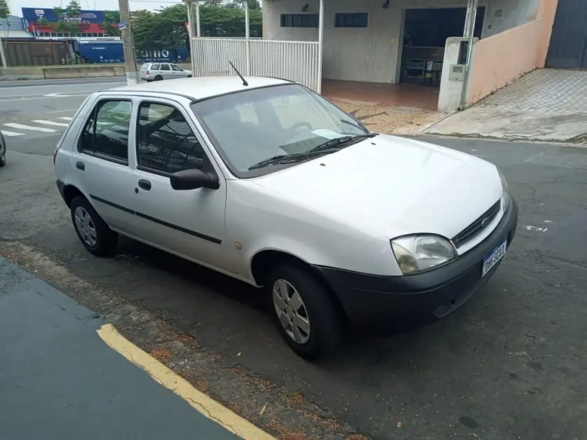 FORD Fiesta Hatch - Foto