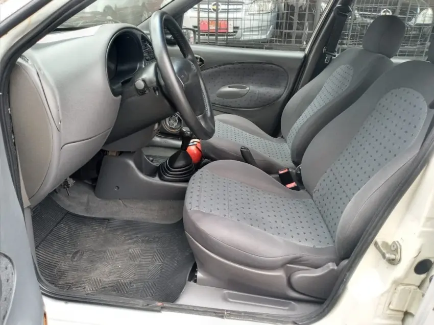 FORD Fiesta Hatch - Foto