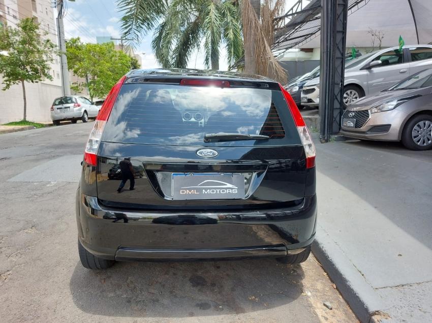 FORD Fiesta Hatch - Foto