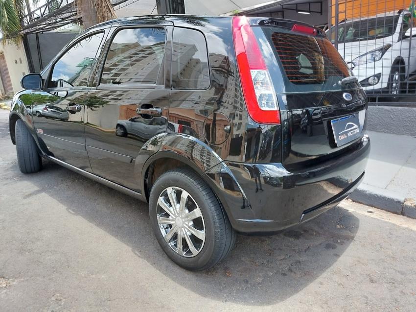 FORD Fiesta Hatch - Foto