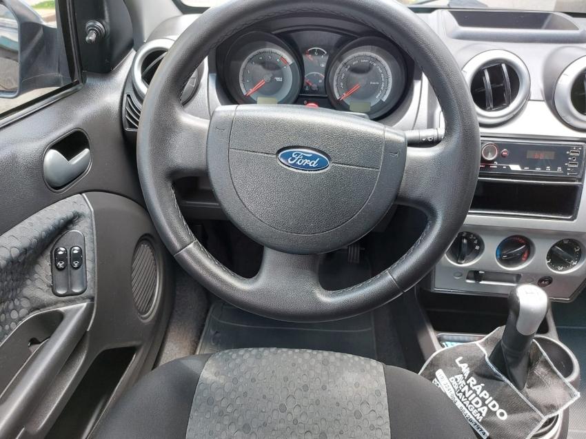 FORD Fiesta Hatch - Foto
