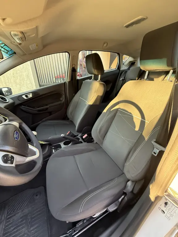 FORD Fiesta Hatch - Miniatura