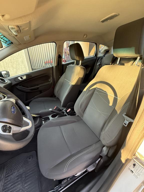 FORD Fiesta Hatch - Foto