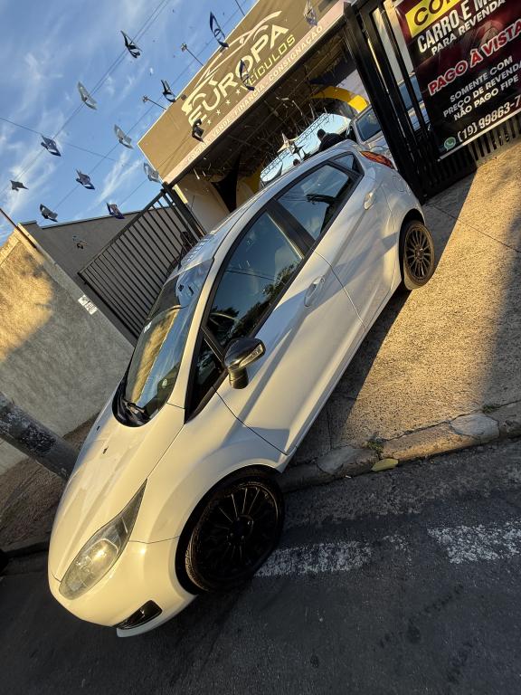 FORD Fiesta Hatch - Foto
