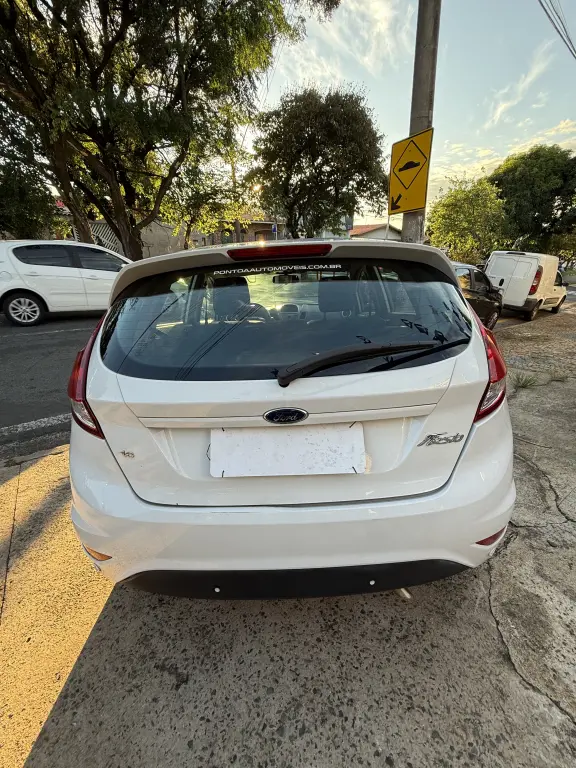 FORD Fiesta Hatch - Foto