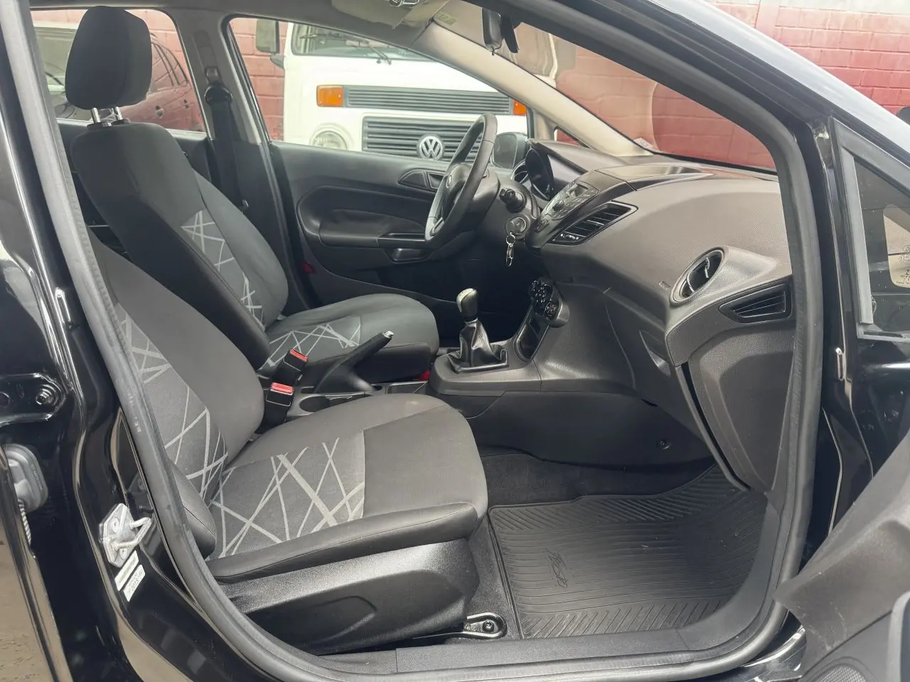 FORD Fiesta Hatch - Foto