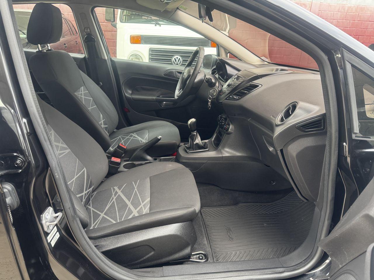 FORD Fiesta Hatch - Foto