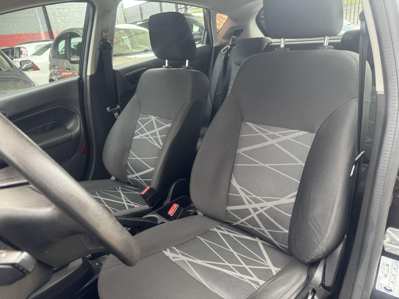 FORD Fiesta Hatch - Foto