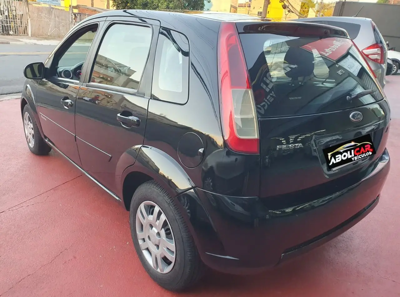 FORD Fiesta Hatch - Foto