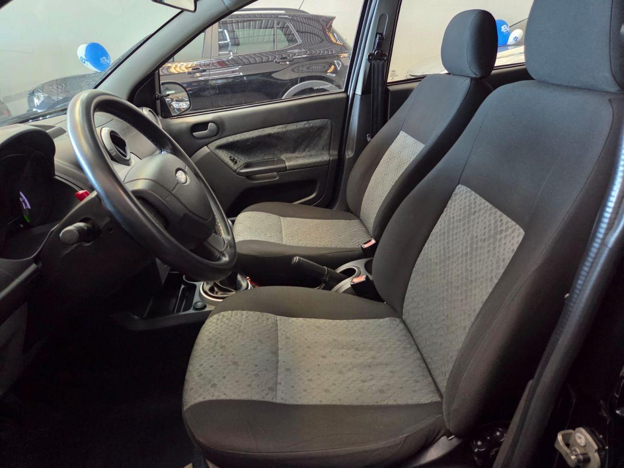 FORD Fiesta Hatch - Foto