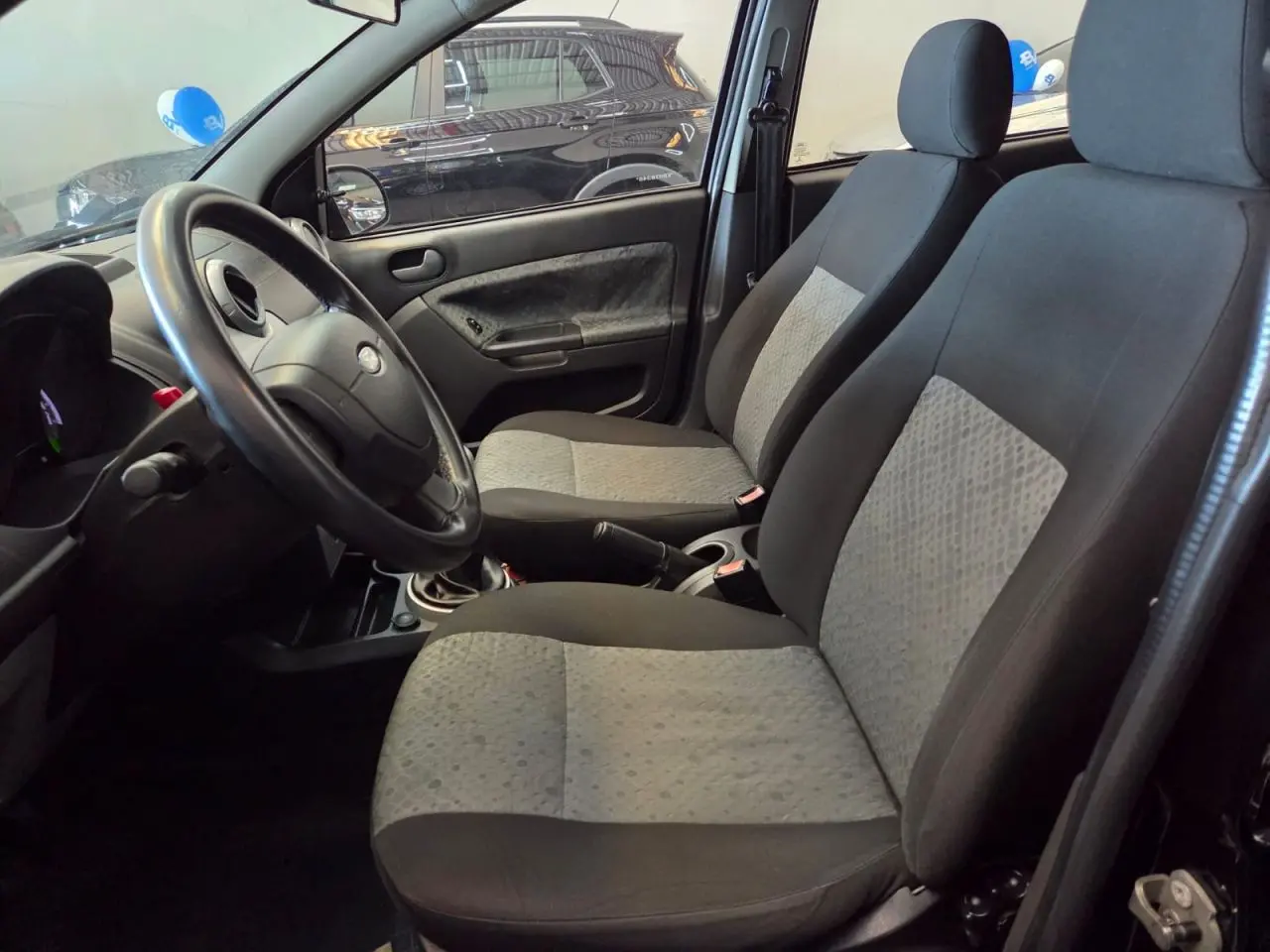 FORD Fiesta Hatch - Foto