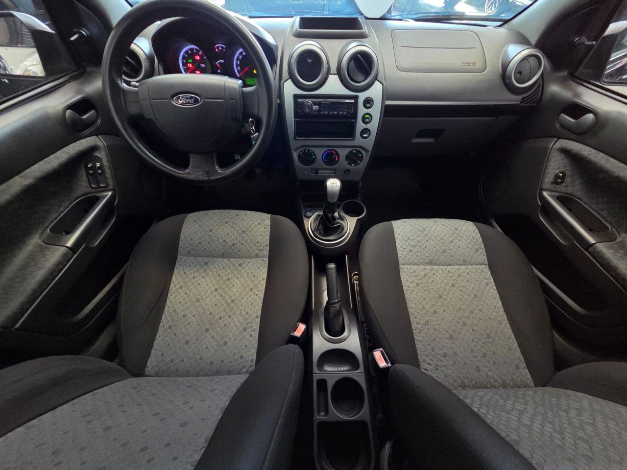 FORD Fiesta Hatch - Foto