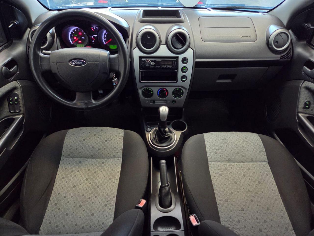 FORD Fiesta Hatch - Foto