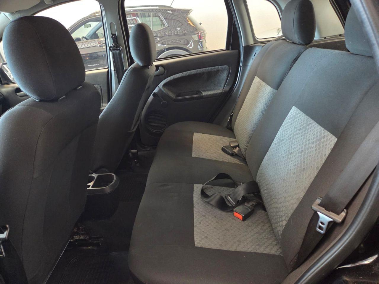 FORD Fiesta Hatch - Foto