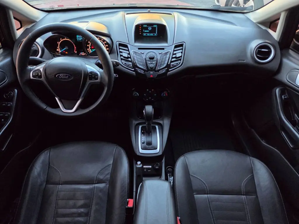 FORD Fiesta Hatch - Foto