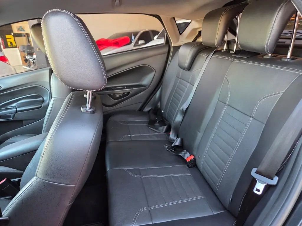 FORD Fiesta Hatch - Foto