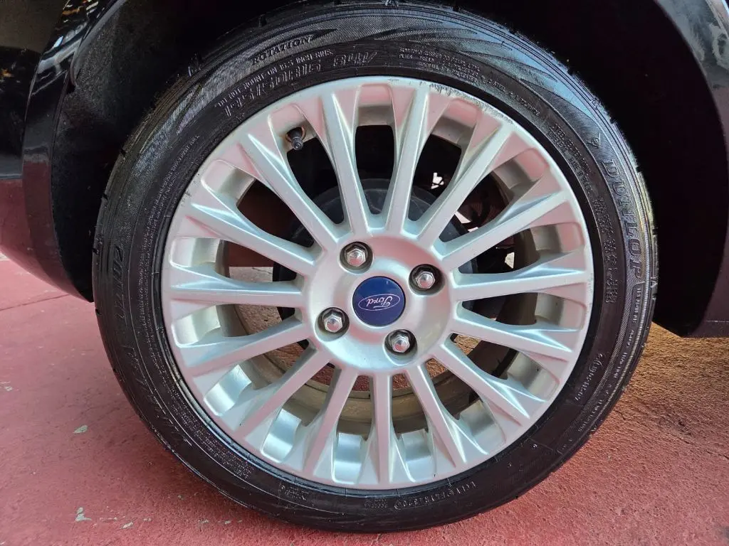 FORD Fiesta Hatch - Foto