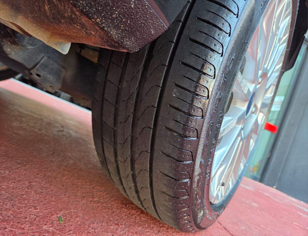 FORD Fiesta Hatch - Foto