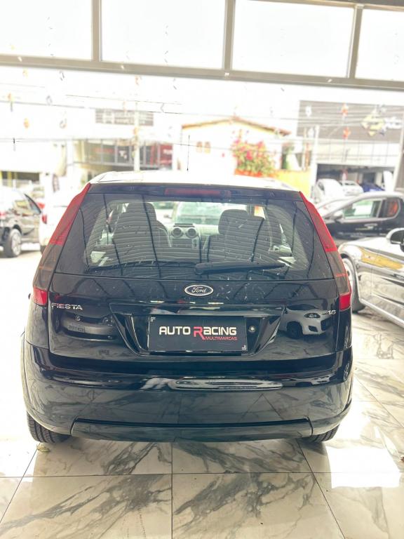 FORD Fiesta Hatch - Foto