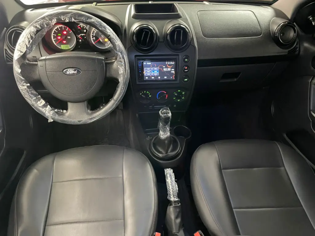 FORD Fiesta Hatch - Foto