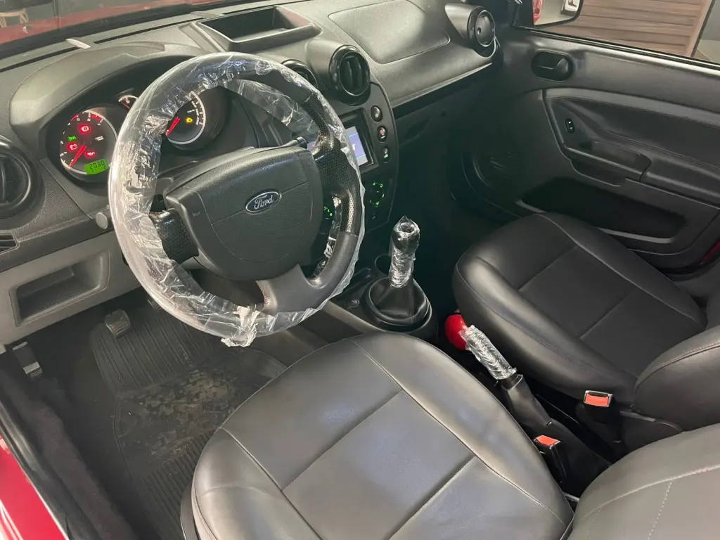 FORD Fiesta Hatch - Foto