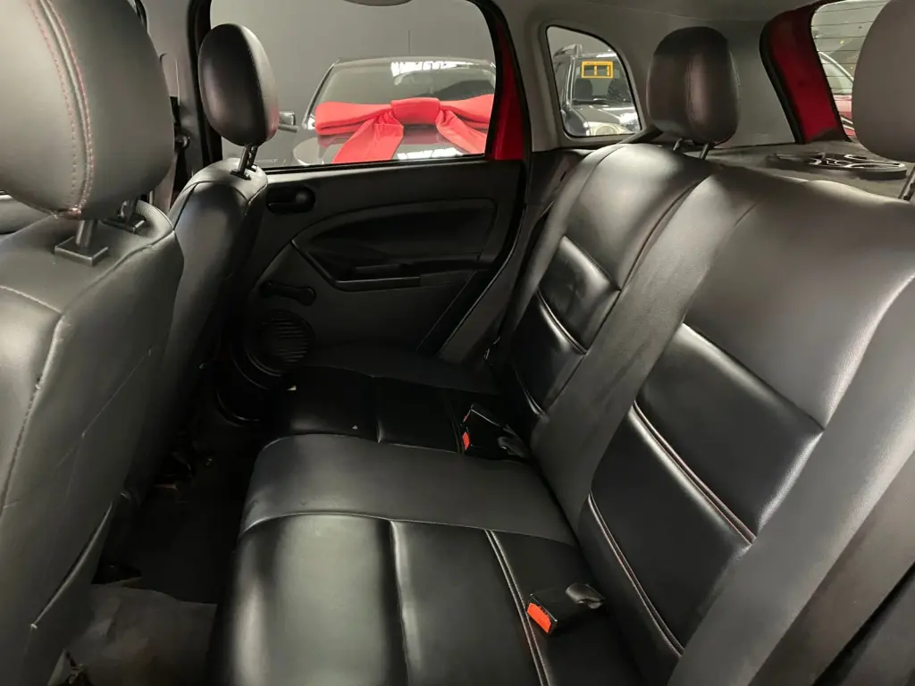 FORD Fiesta Hatch - Foto