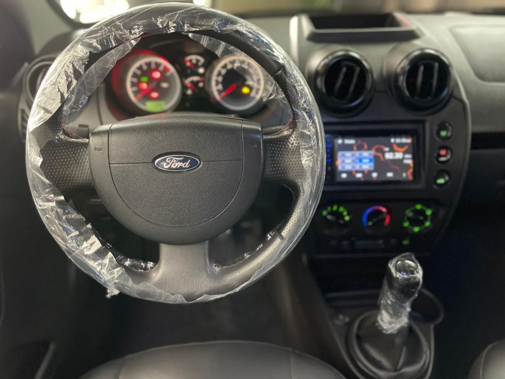 FORD Fiesta Hatch - Foto