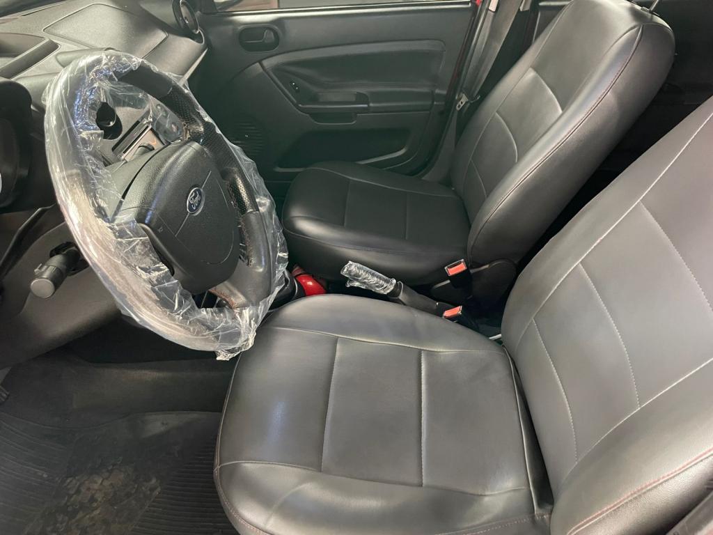 FORD Fiesta Hatch - Foto