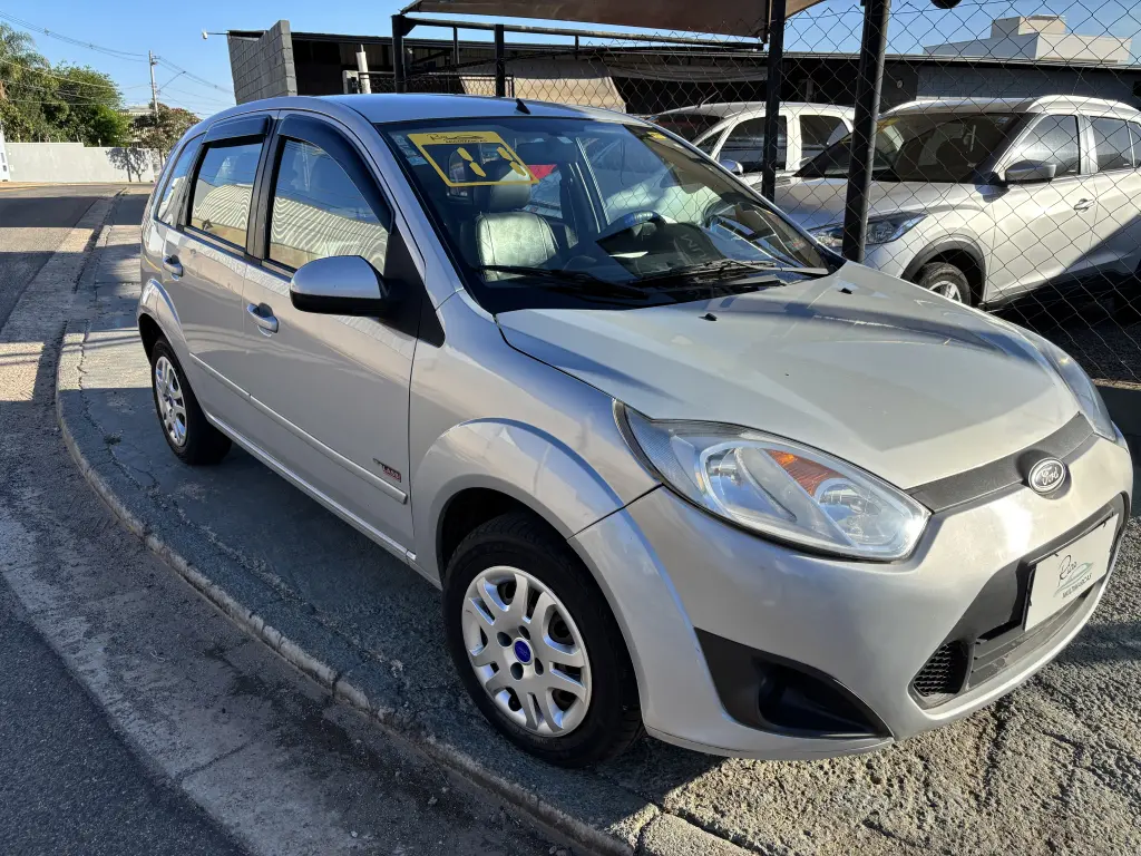 FORD Fiesta Hatch - Foto